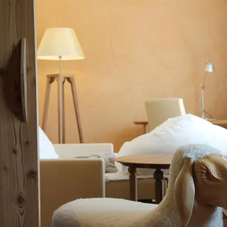Hotel Emmy - Five Elements 4*