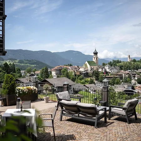 Hotel Emmy - Five Elements 4*